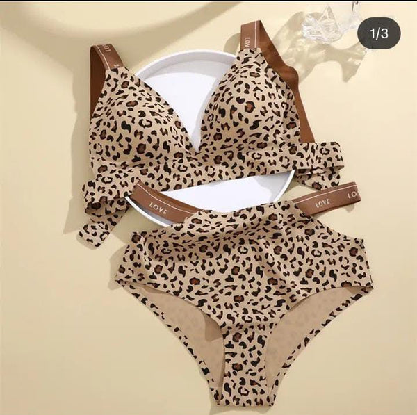 Leopard print lingerie set with LOVE band – bra and panty